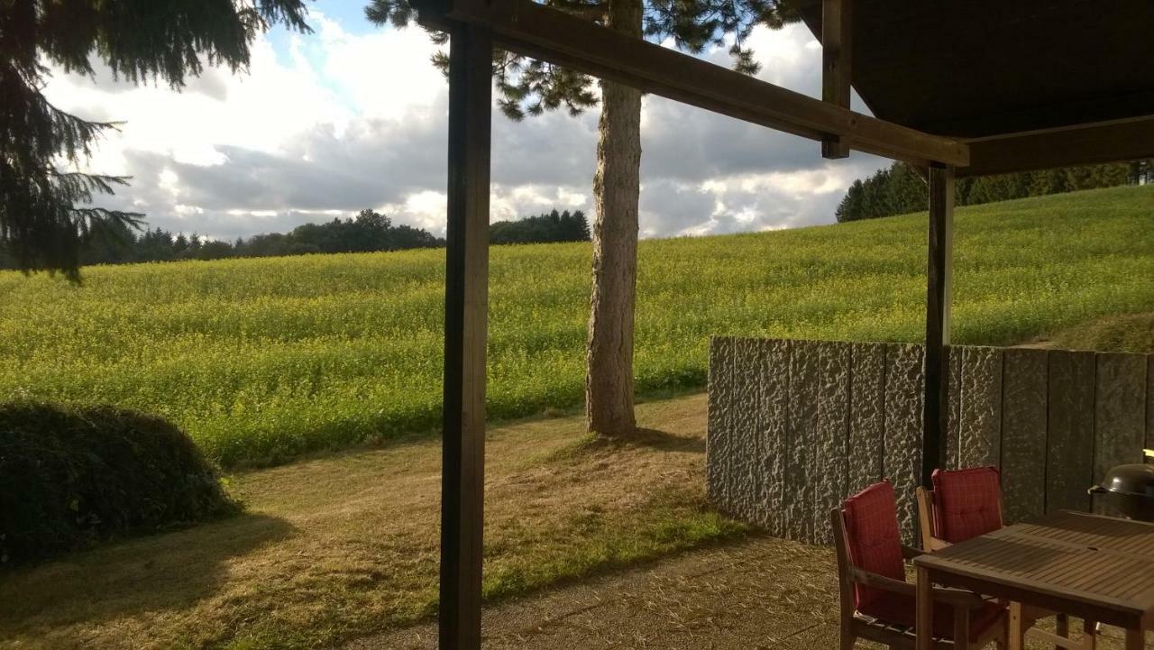 Blick In Die Suedeifel Biersdorf am See Exterior photo